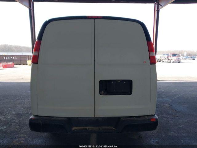 Chevrolet Express Work Van Image 14