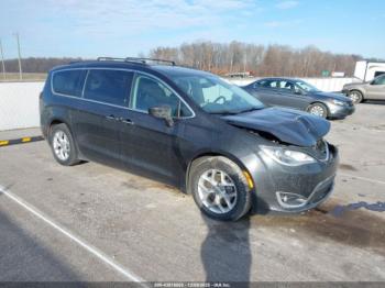  Salvage Chrysler Pacifica