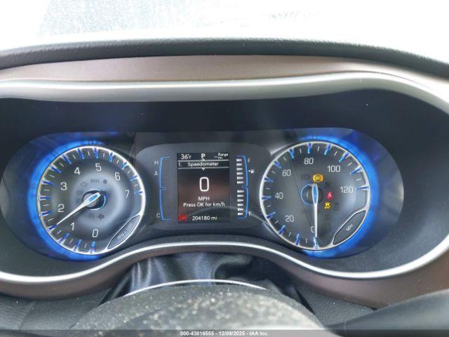 Chrysler Pacifica Touring Plus Image 3